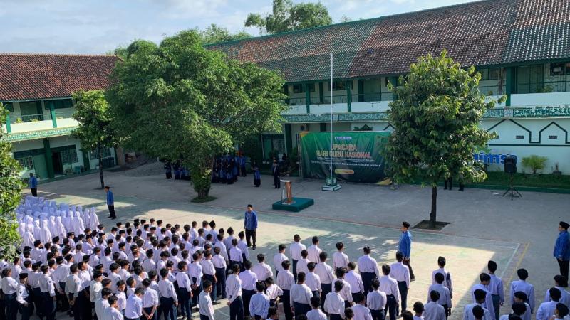 Ponpes DIMSA Gelar Upacara Peringatan Hari Guru Nasional 2025, Tegaskan Peran Guru dalam Membentuk Karakter Bangsa